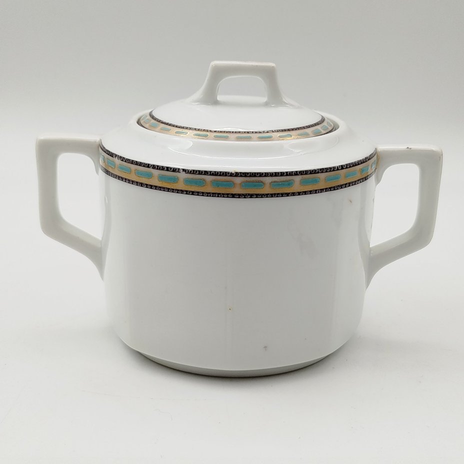 Сахарница с граненым туловом