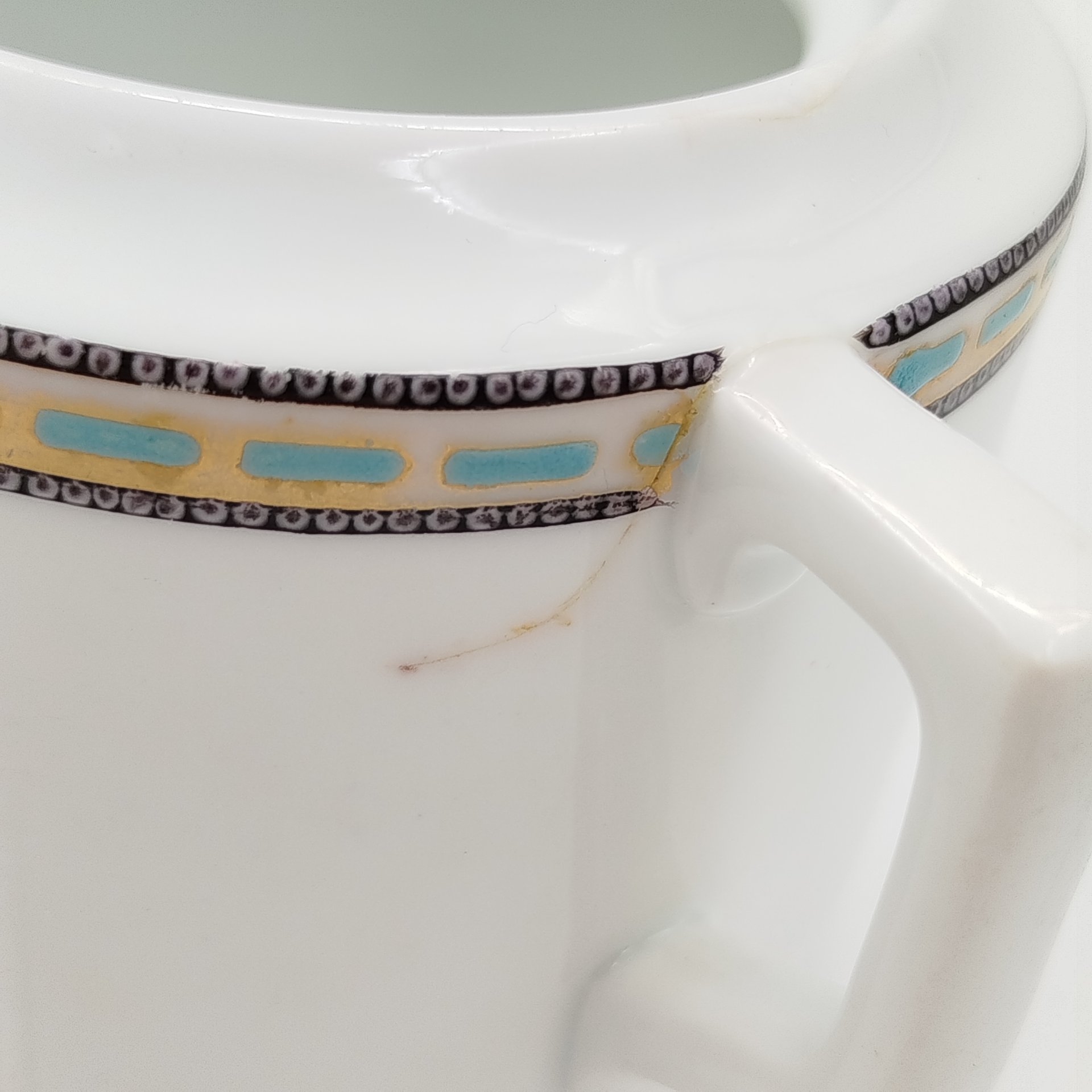 Сахарница с граненым туловом