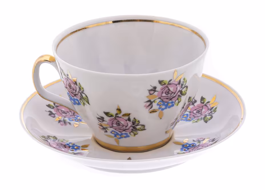 Пара чайная с цветочным декором, фарфор, деколь, золочение, Рижская фарфоровая фабрика, СССР,  1970-1990 гг., Рижский фарфорово-фаянсовый завод