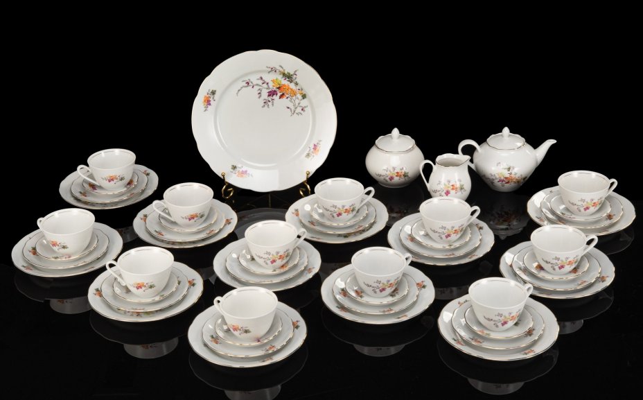 Сервиз чайный "Осень" на 12 персон (52 предмета), фарфор, деколь, золочение, Colditz (Кольдиц), ГДР, 1960-1990 гг.