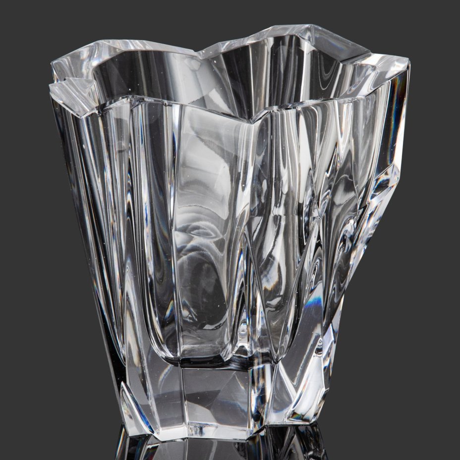 Ваза "Айсберг", автор - финский дизайнер и скульптор Tapio Wirkkala для компании Iittala (с подписью на дне), хрусталь, гранение, Финляндия, 1950-1960 гг.