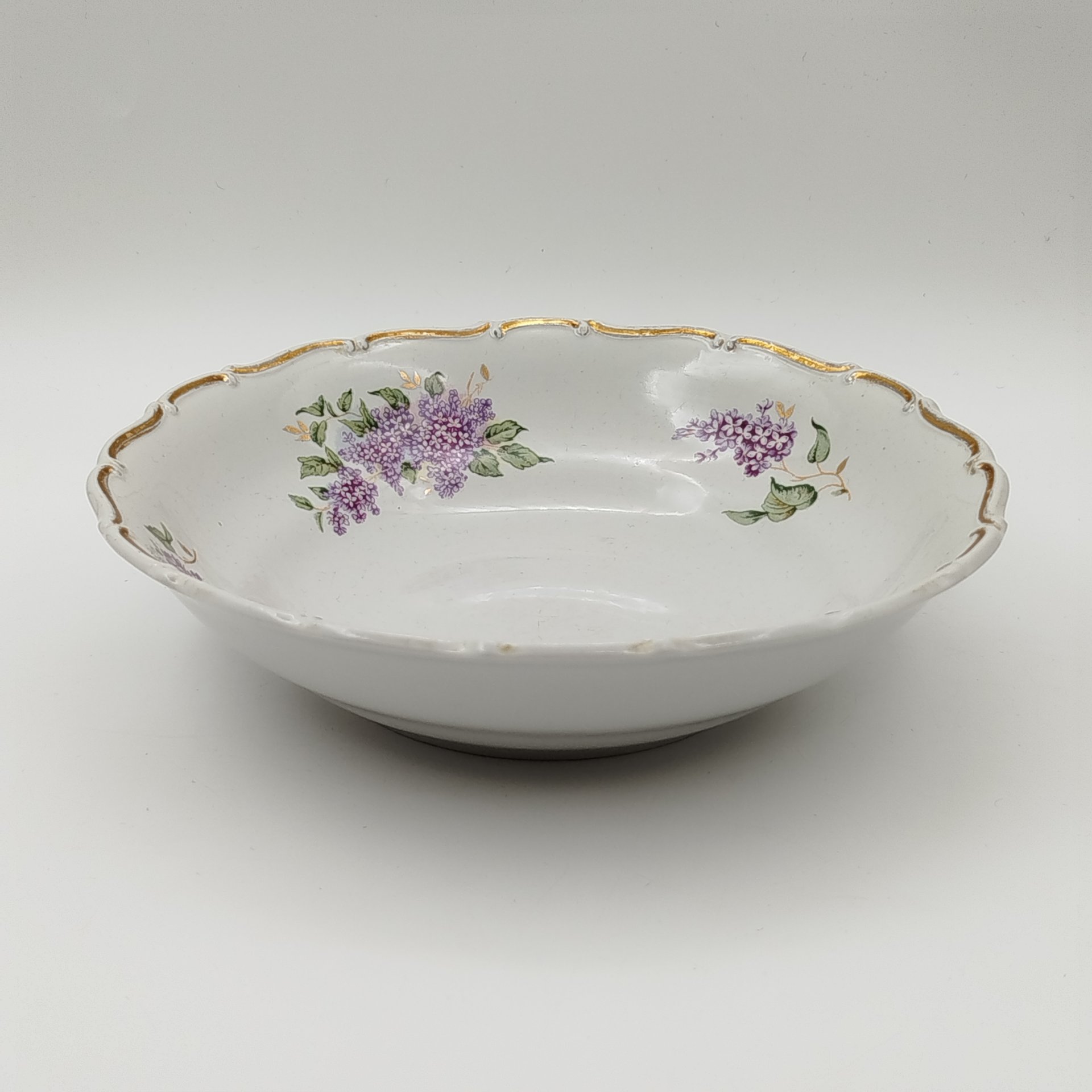 Блюдо (салатник) из сервиза "Сирень", фарфор, крытье, золочение, Дулевский фарфоровый завод (Дулёво), СССР, 1959 г.