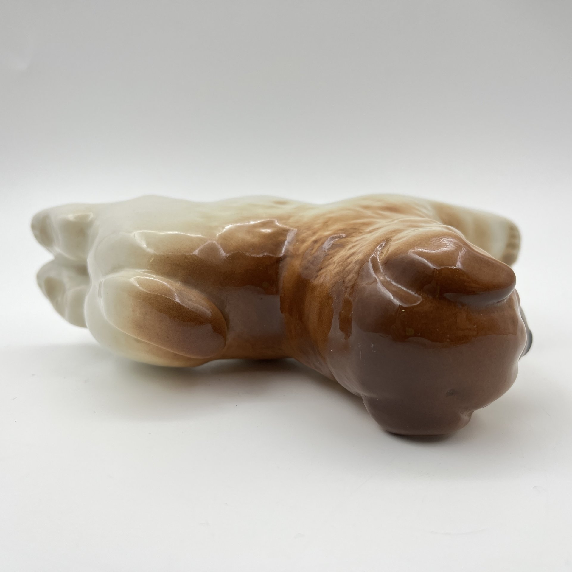 Статуэтка "Чау-чау", скульптор П.П. Веселов, фарфор, аэрография, Ленинградский фарфоровый завод (ЛФЗ), СССР, 1970-1990 гг.