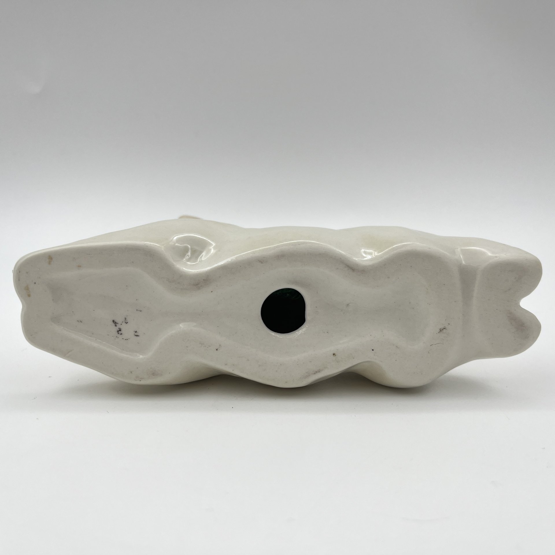 Статуэтка "Чау-чау", скульптор П.П. Веселов, фарфор, аэрография, Ленинградский фарфоровый завод (ЛФЗ), СССР, 1970-1990 гг.