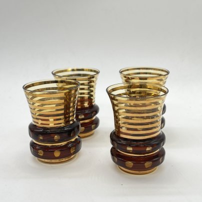 Набор из 4 стопок в медовом оттенке с декором в виде золотых полос, цветное стекло, золочение, Bohemia Crystal (Bohemia Glass), Чехословакия, 1960-1980 гг.