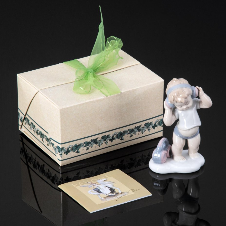 Статуэтка "Мальчик меломан", Pavone