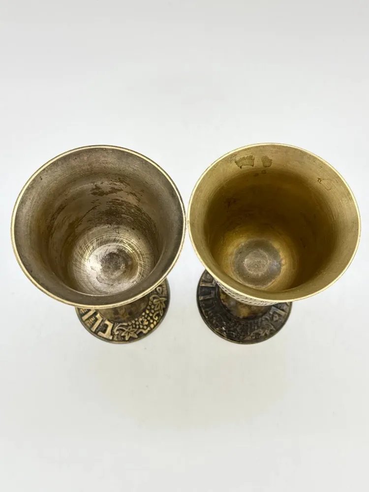 Пара киддушных бокалов с флоральным декором