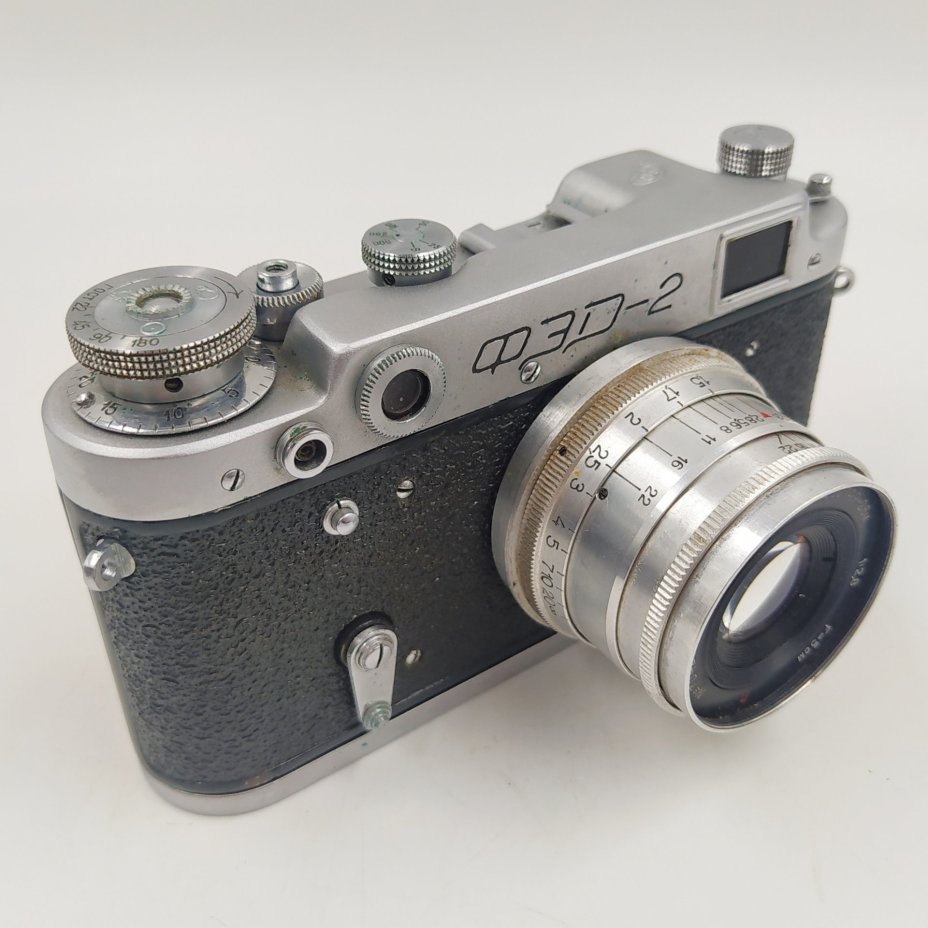 Фотоаппарат пленочный "ФЭД-2" с объективом "Индустар-26м" в оригинальном кофре, металл, пластик, стекло, кожа, Харьковский машиностроительный завод им. Дзержинского (ФЭД), СССР, 1955-1970 гг., Харьковский машиностроительный завод им. Дзержинского (ФЭД)