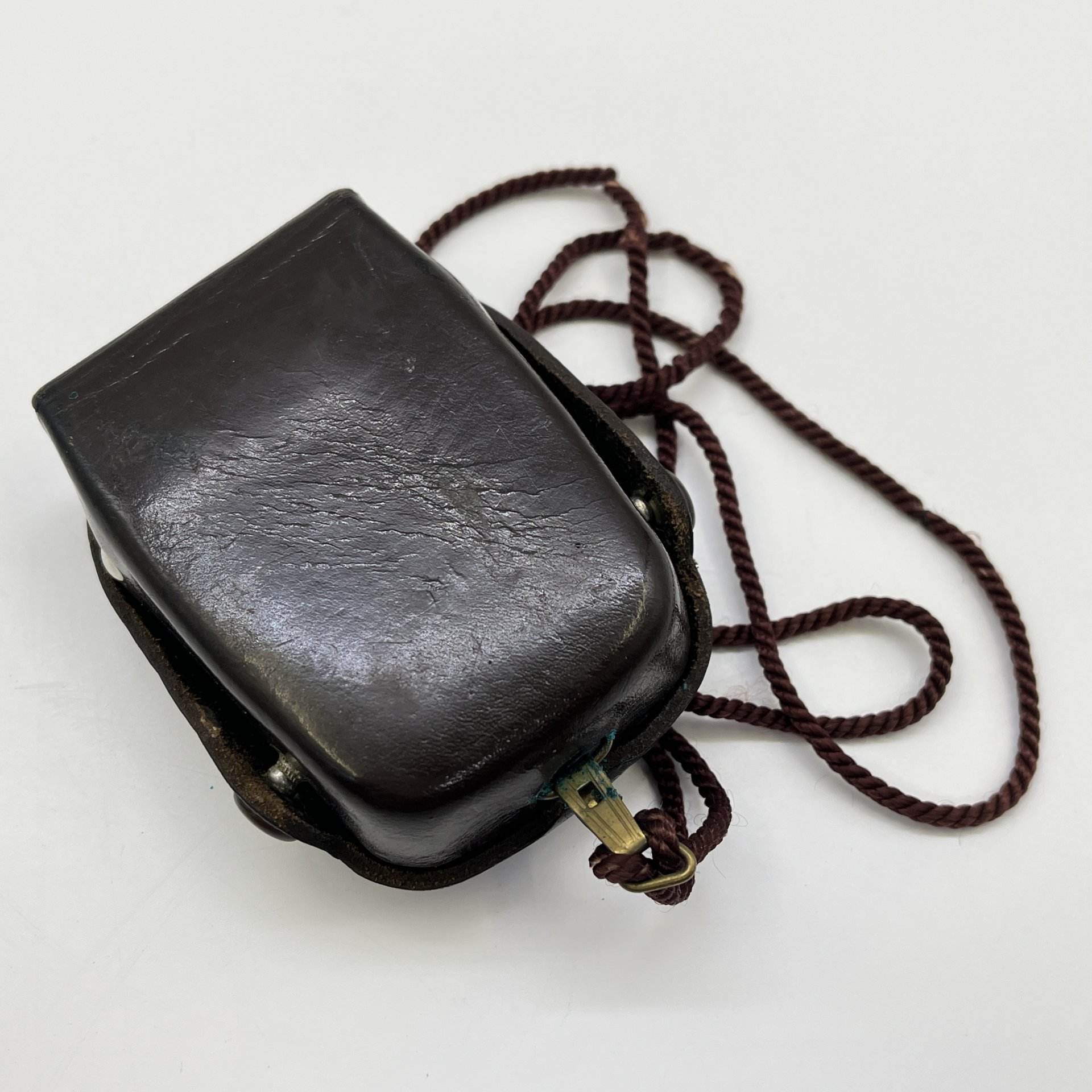 Экспонометр фотоэлектрический "Ленинград 2" (типа Ю11/2), пластик, металл, кожа, Завод «Вибратор», г. Ленинград, СССР, 1960-1970 гг.