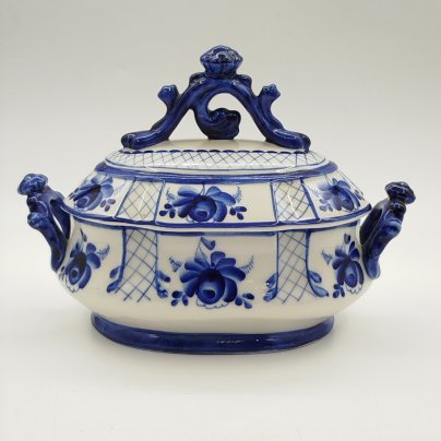 Сахарница (конфетница) овальной формы, фарфор, роспись, Объединение «Гжель», СССР, 1986-1991 гг.