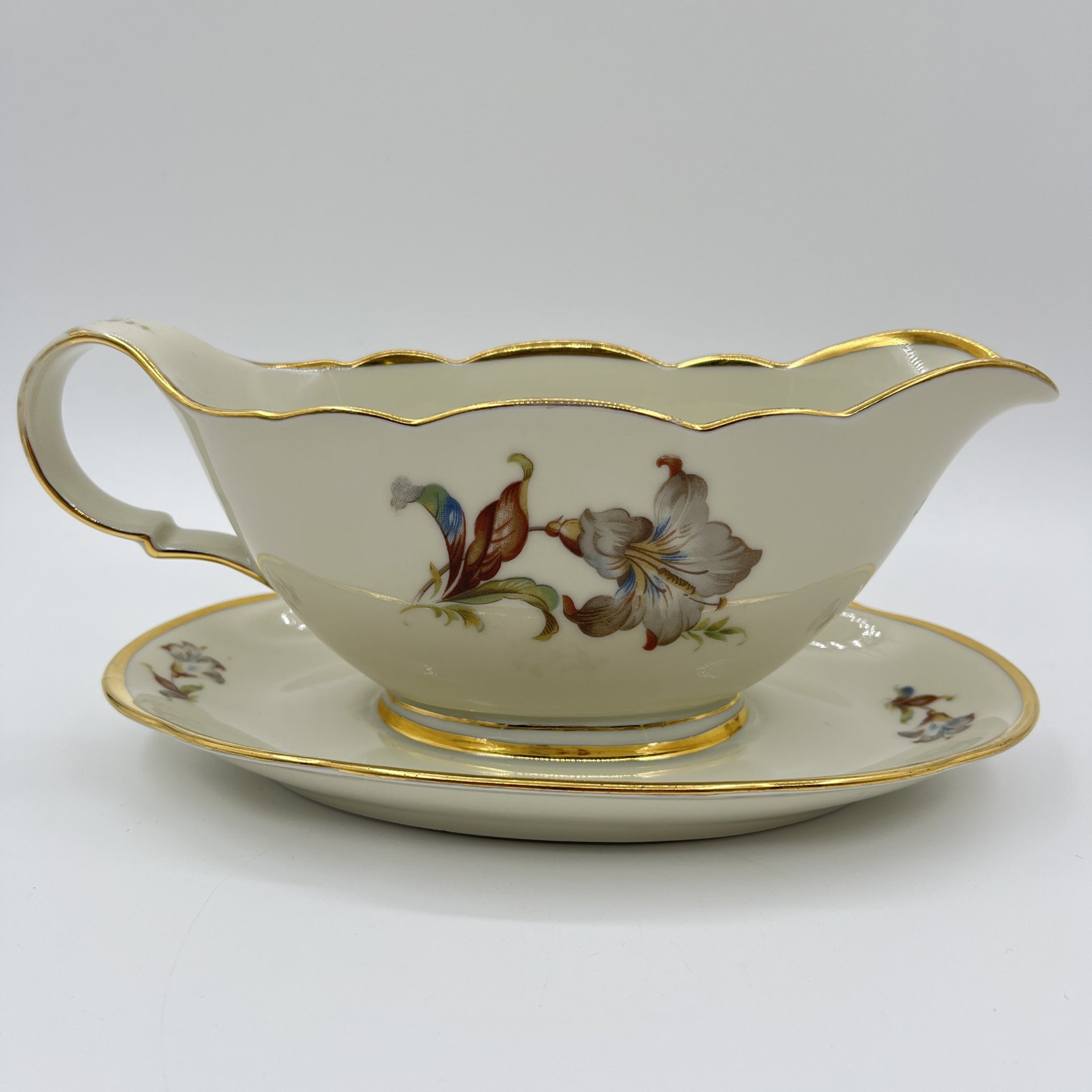 Соусник с цветочным декором на поддоне, Kjøbenhavns Porcellains Maleri (KPM) — фото 1