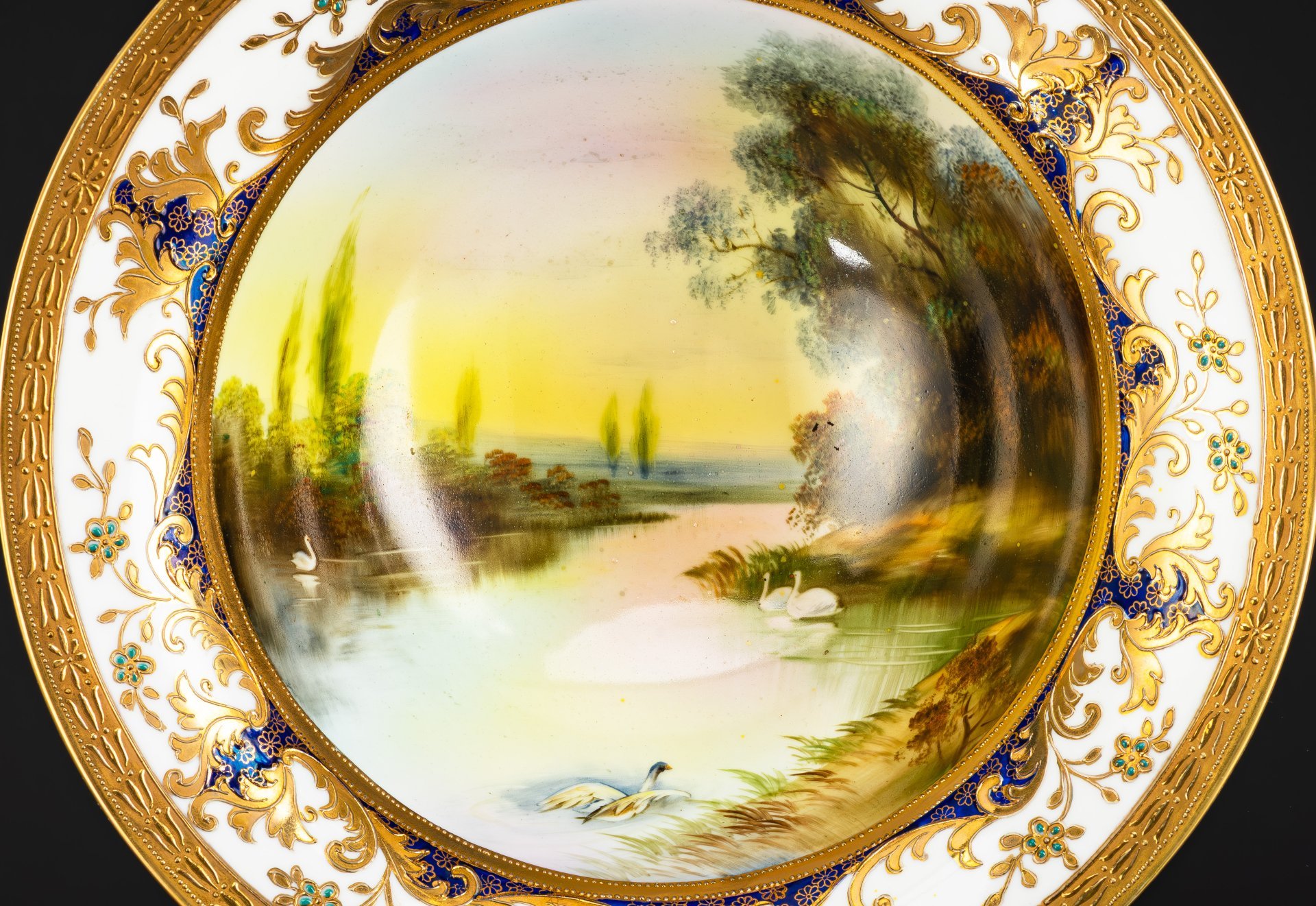 Блюдо глубокое с изображением пейзажа и орнаментом по борту, фарфор, роспись, золочение, Noritake, Япония, 1908-1911 гг.
