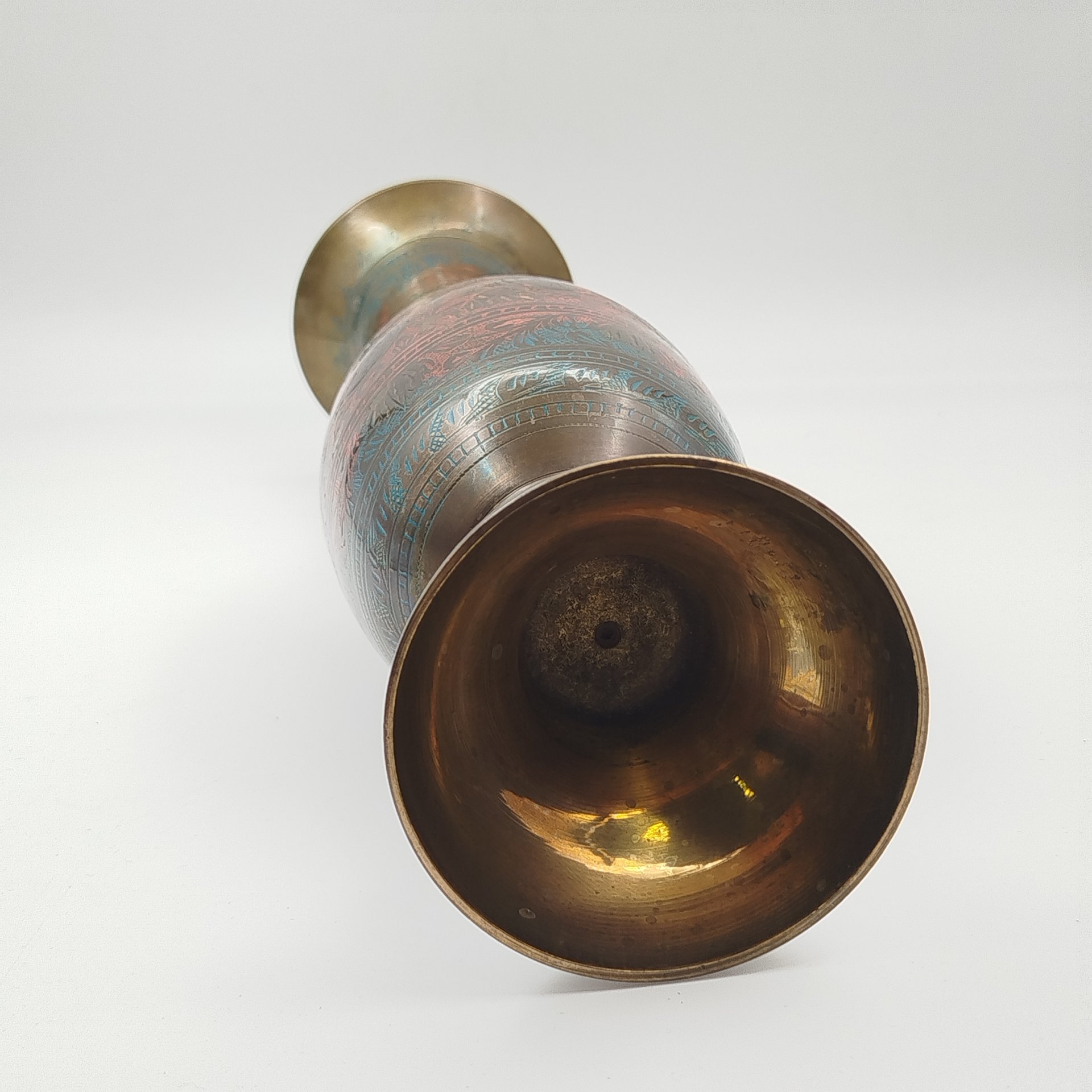 Ваза в восточном стиле, украшенная растительным декором, латунь, гравировка, Индия, 1970-1990 гг.