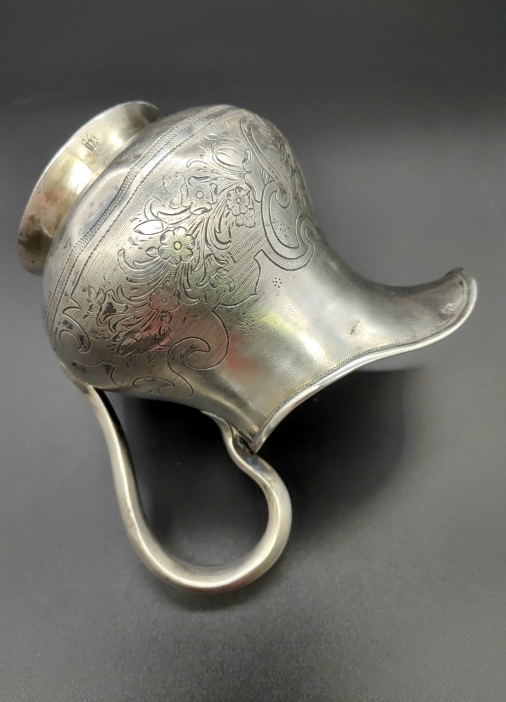 Молочник/сливочник