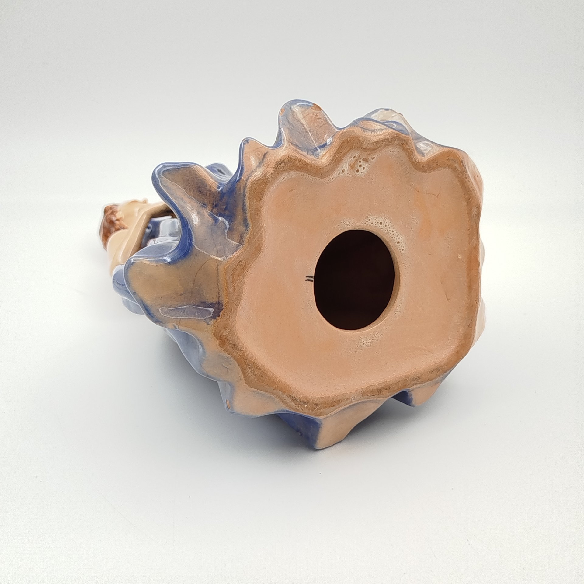 Статуэтка "Девушка в синем платье с букетом цвете"