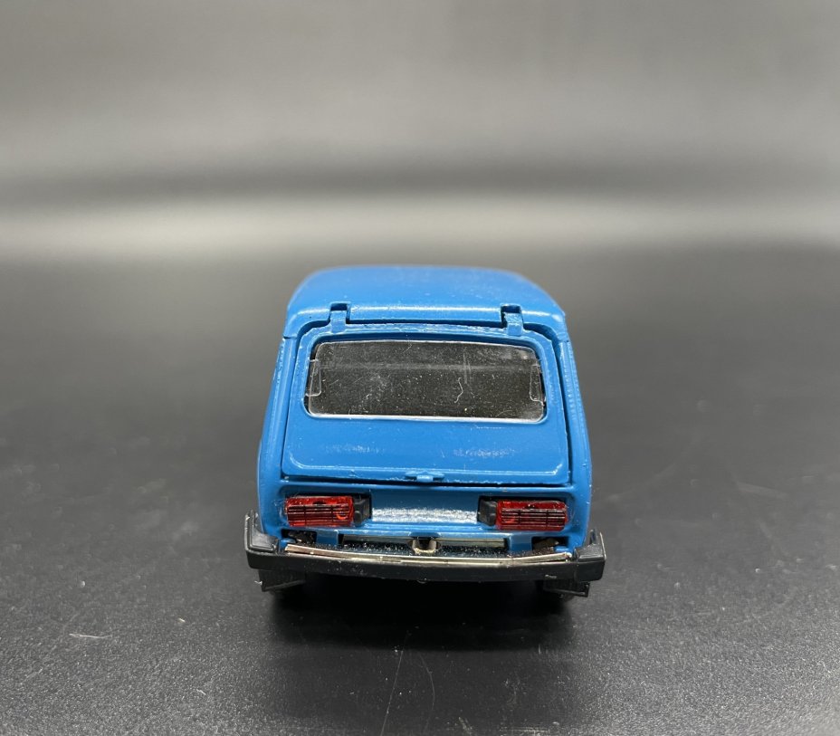Модель автомобиля "Lada 2121" (Нива)