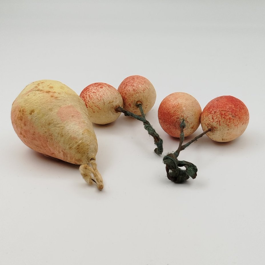 Набор из 3 винтажных ёлочных игрушек (вишни и груша)