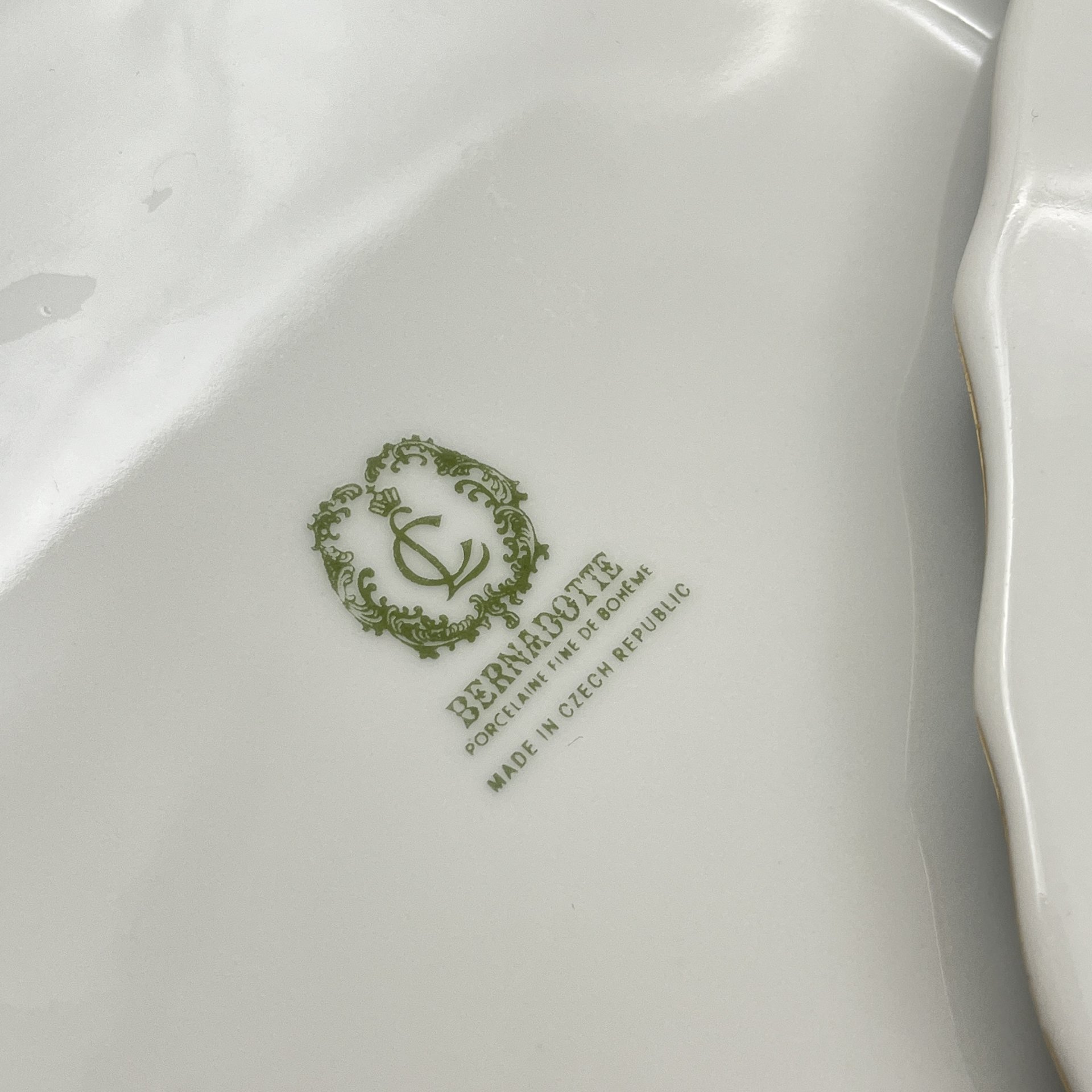 Набор из 3-х обеденных тарелок "Мейсенский букет", фарфор, деколь, золочение, Bernadotte, Чехия, 1991-2000 гг.