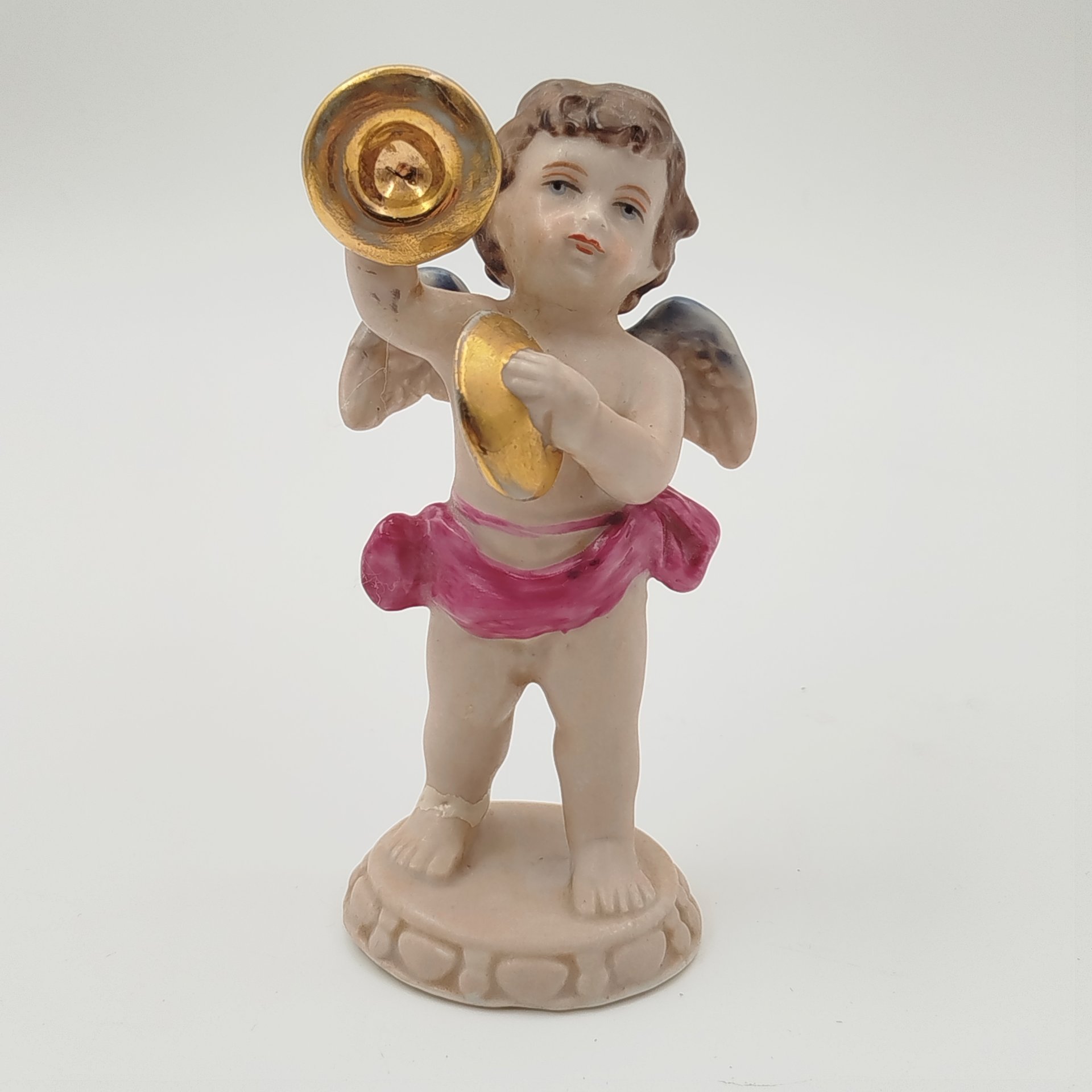 Статуэтка "Ангел, играющий на оркестровых тарелках" ("Музыкант"), фарфор, роспись, золочение, Западная Европа, 1950-1980 гг.