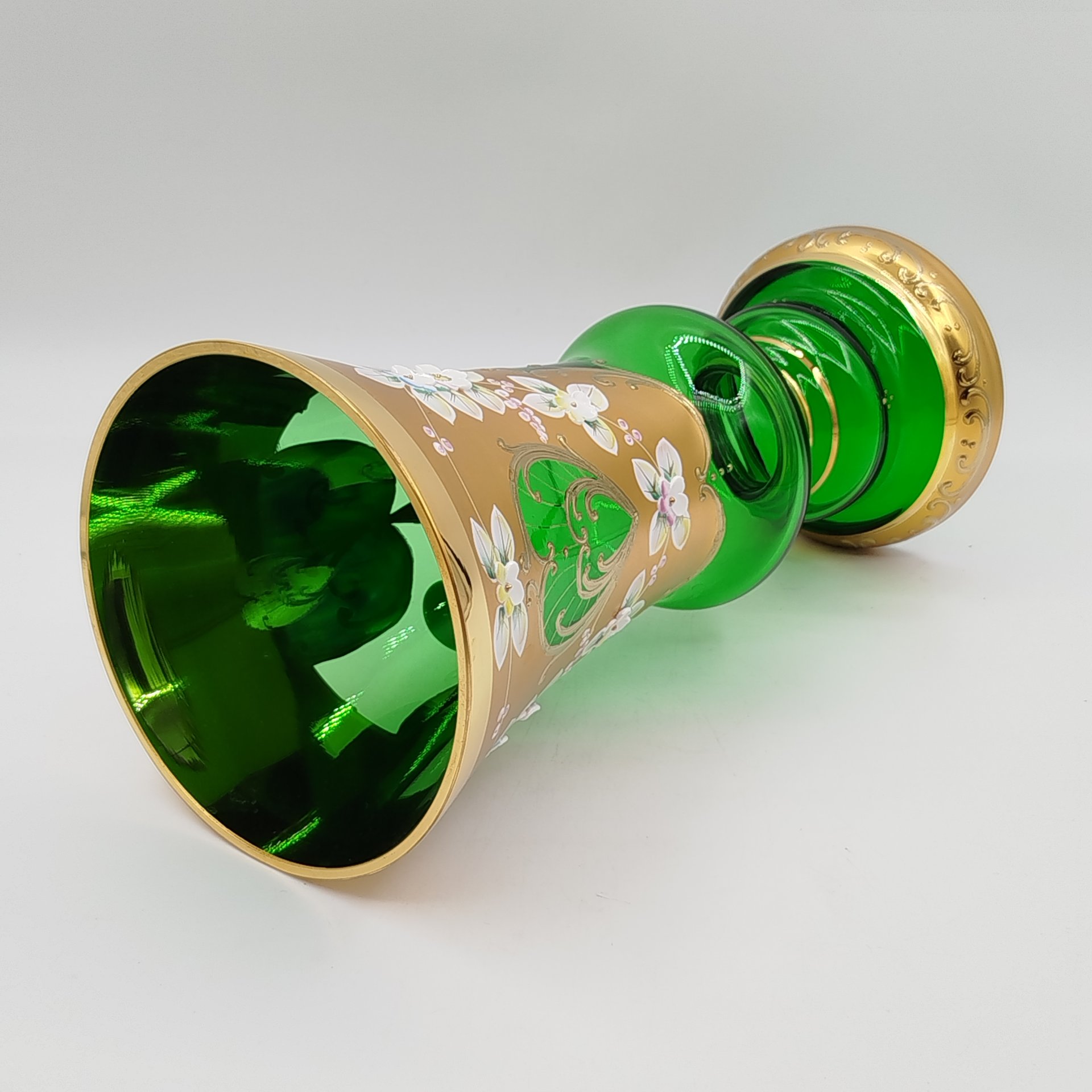 Ваза миниатюрная с лепным цветочным декором, Bohemia Crystal (Bohemia Glass)