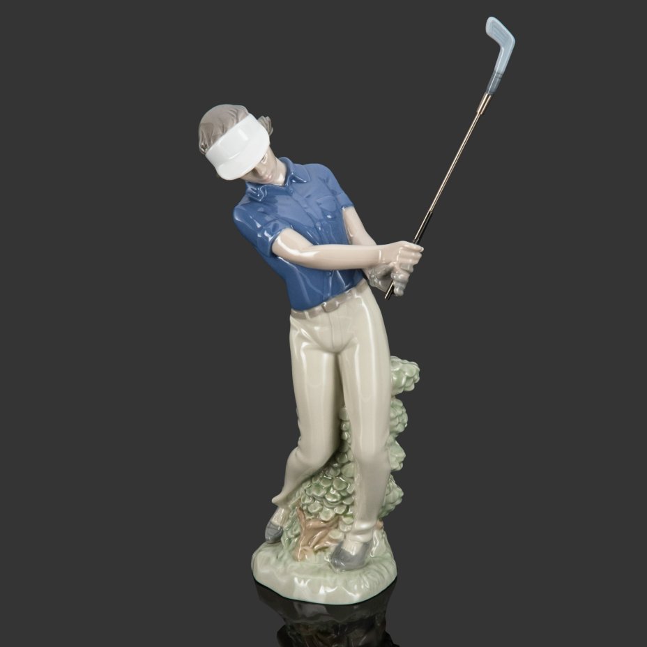 Статуэтка "Игрок в гольф" (Swing Masculino Fore), фарфор, роспись, NAO Porcelain, Испания, 2003 г.