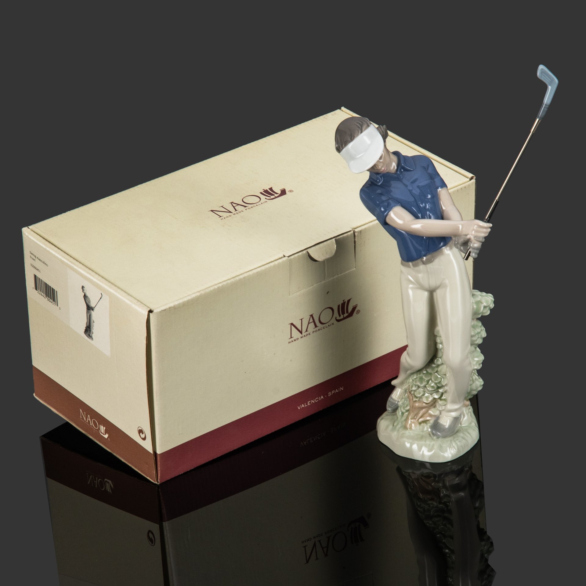 Статуэтка "Игрок в гольф" (Swing Masculino Fore), фарфор, роспись, NAO Porcelain, Испания, 2003 г.