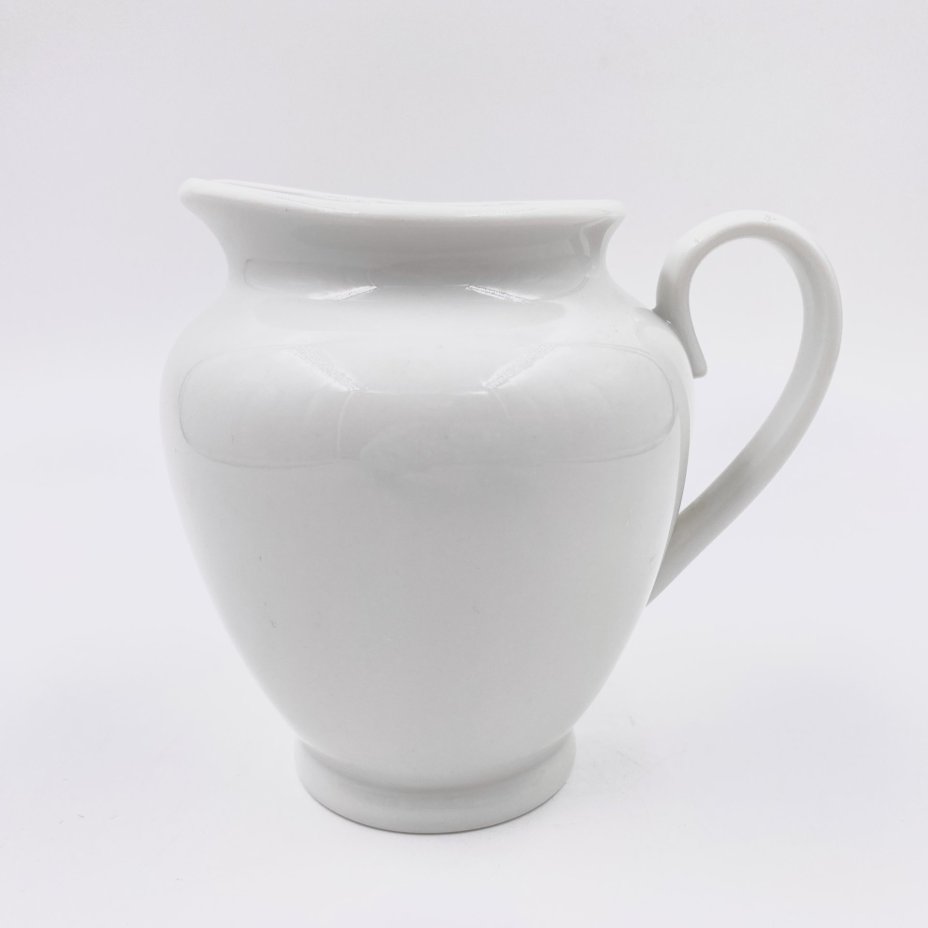 Молочник лаконичной формы, фарфор