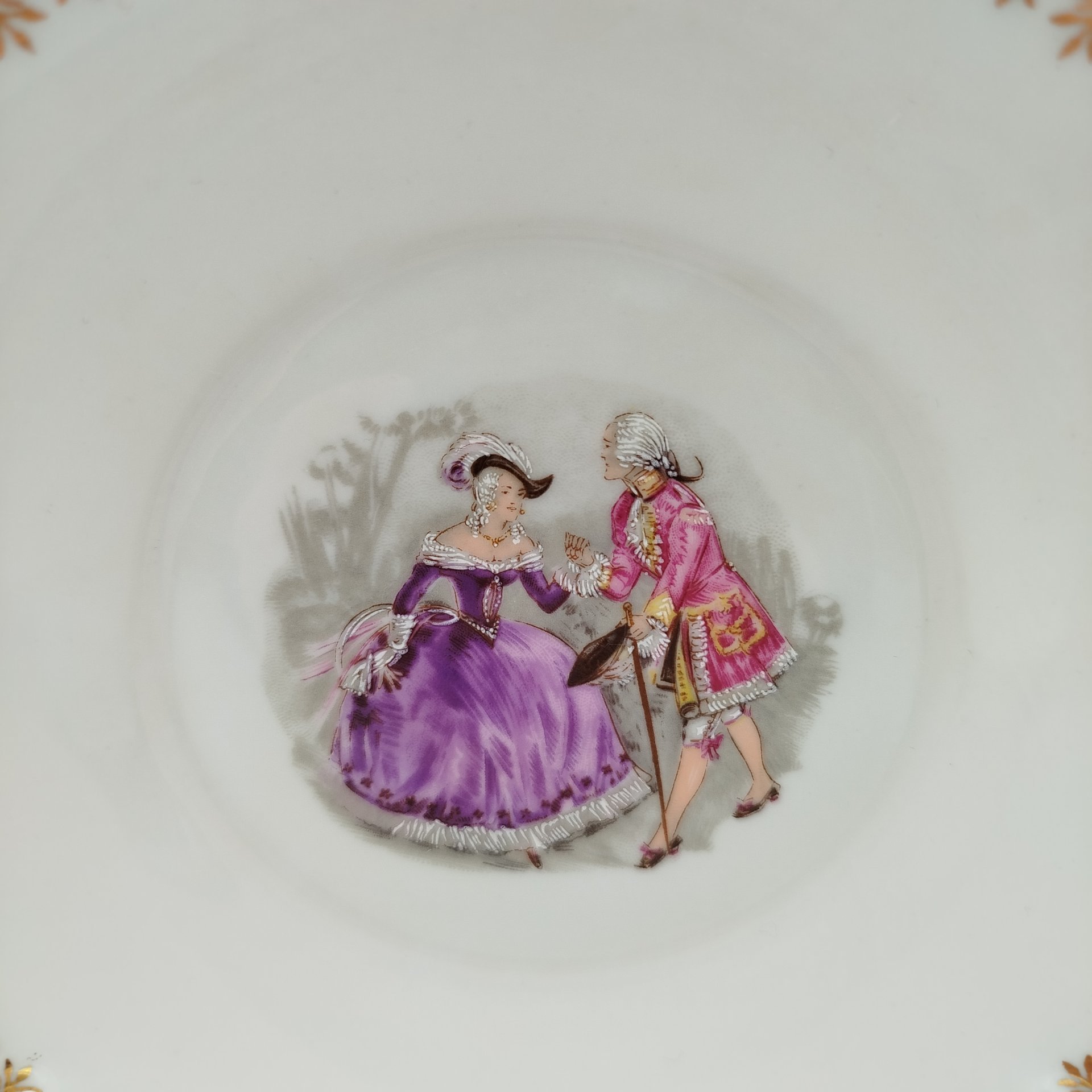 Пара чайная (большая) "Галантная сцена", фарфор, деколь с подрисовкой, золочение, Seltmann Weiden, Германия, 1960-1980 гг.