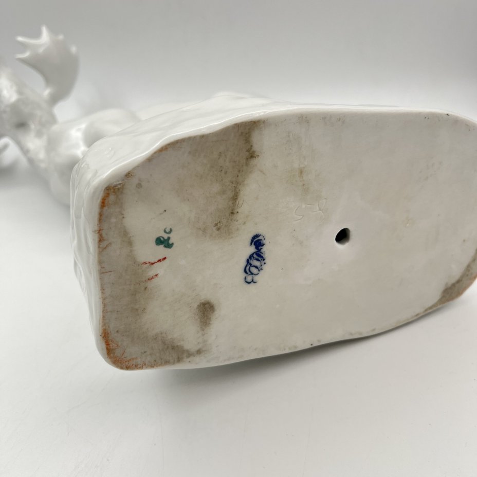 Статуэтка "Лось", скульптор Б.Я. Воробьёв, фарфор, Ленинградский фарфоровый завод (ЛФЗ), СССР, 1950-1960 гг.