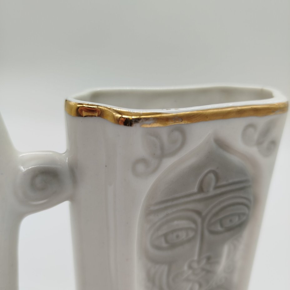 Бюветница (поильник) с надписью "Нарзан", фарфор, золочение, Кисловодская фабрика сувениров, СССР, 1960-1970 гг.