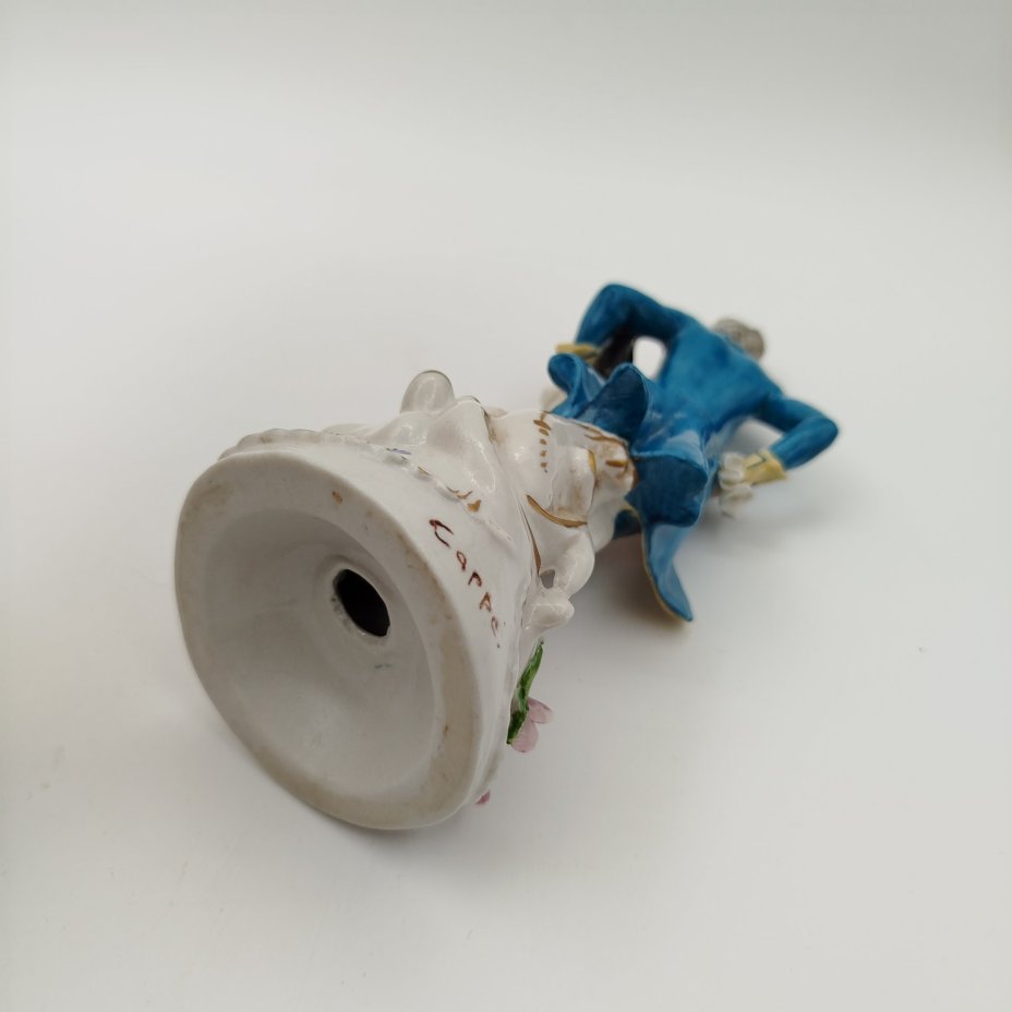 Статуэтка "Галантный кавалер"