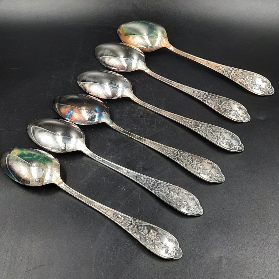 Набор из шести столовых ложек, украшенных растительным декором (в коробке), мельхиор (медь-никель), картон, Мстерская художественная фабрика  «Ювелир», СССР, 1970 г.