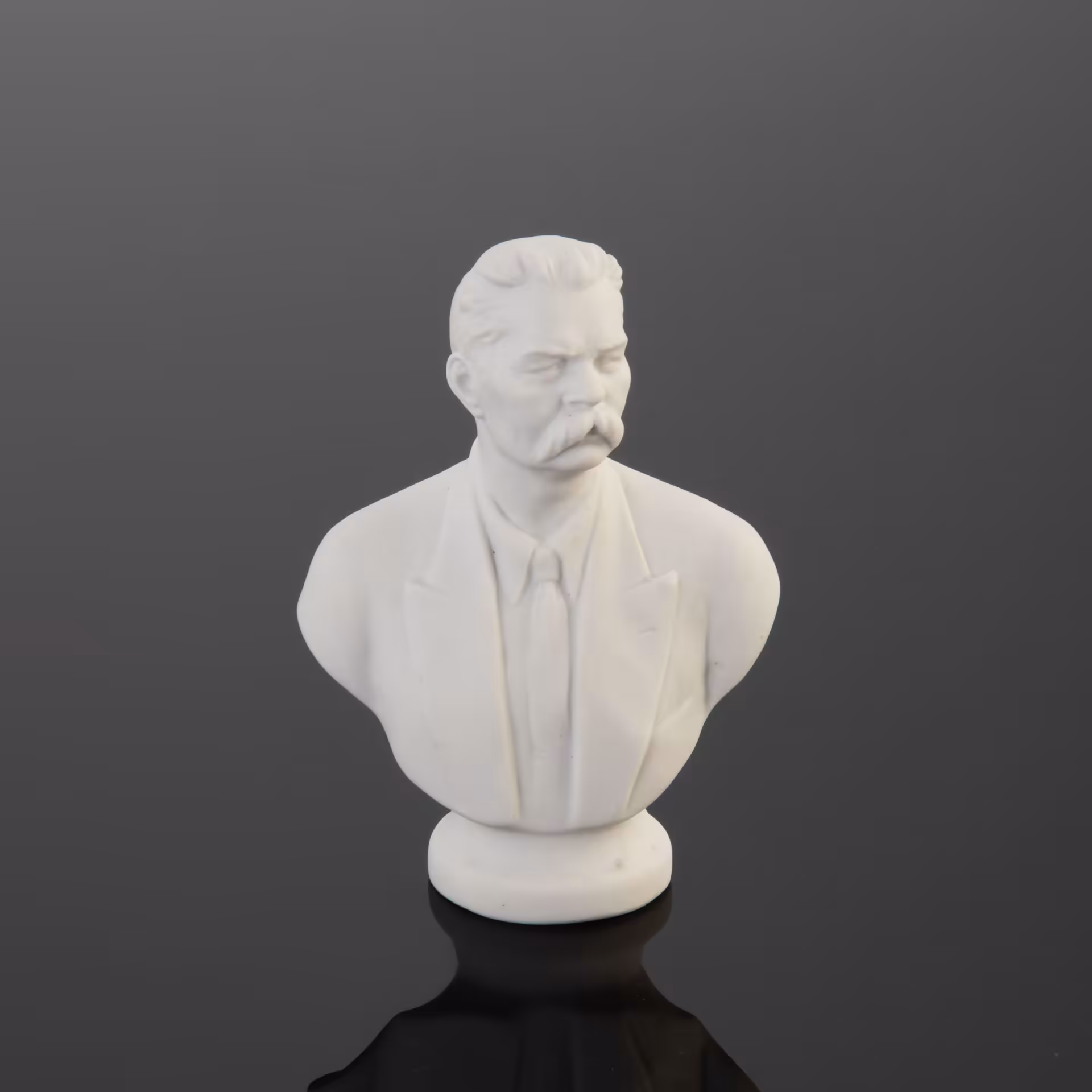 Бюст "Максим Горький"