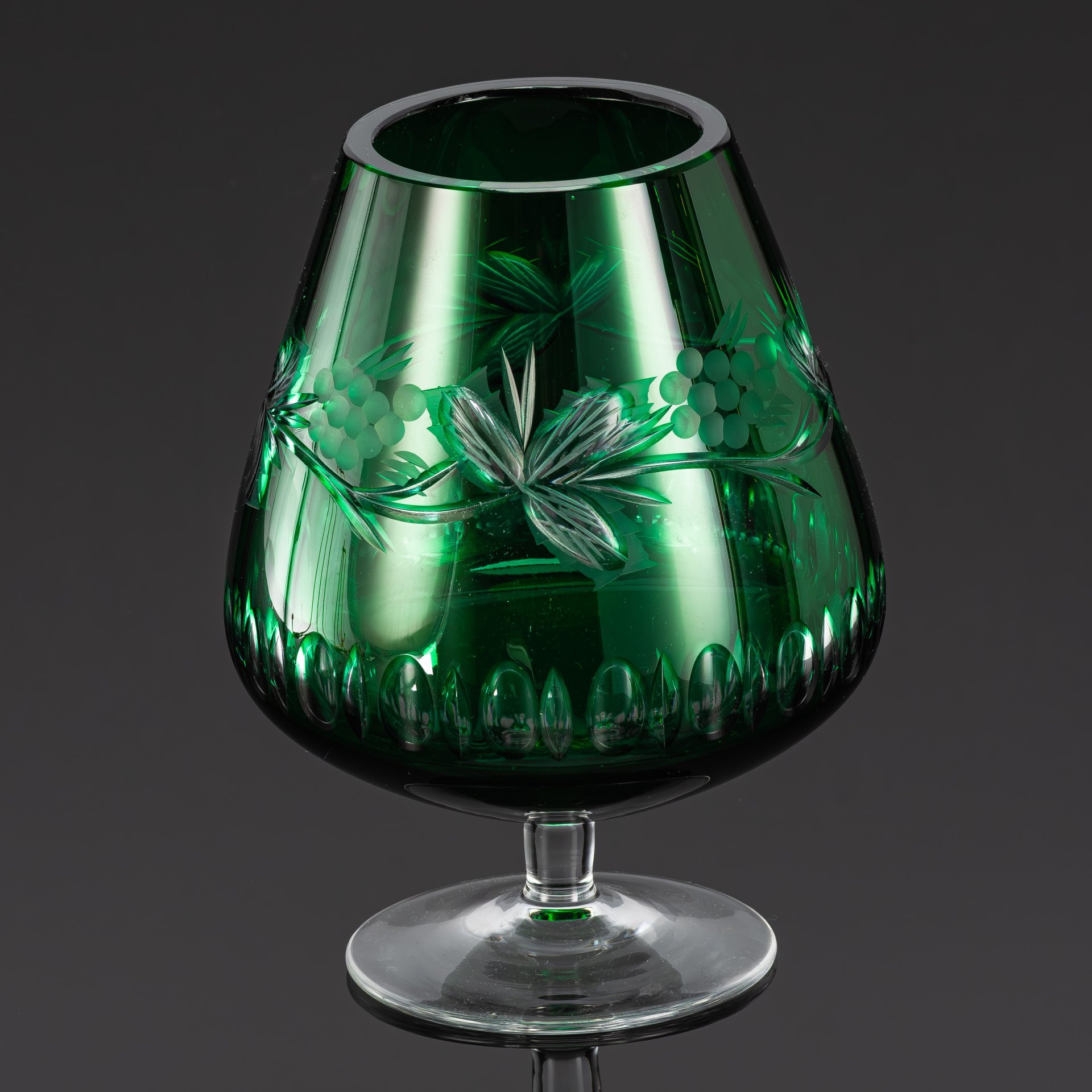 Ваза в форме бокала, хрусталь, нацвет, резьба, Западная Европа, 1950-1980 гг.