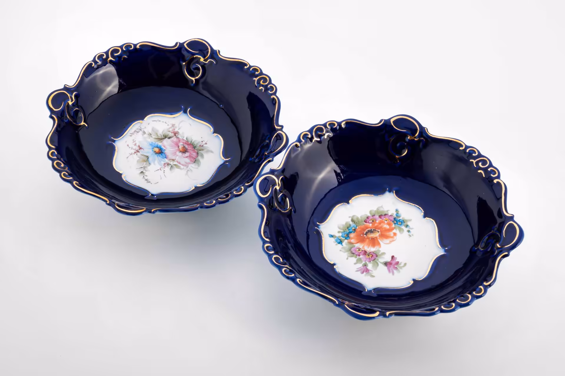 Пара глубоких блюд с цветочным декором, Cluj-Napoca Porcelain