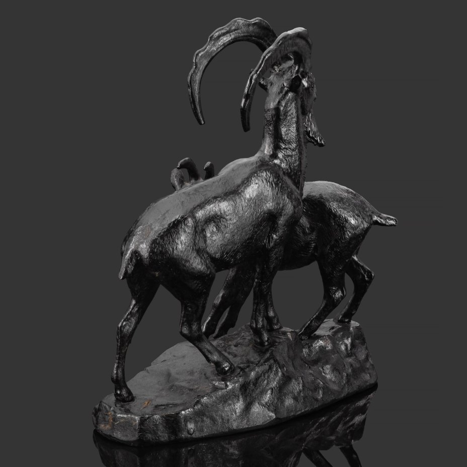 Скульптура "Горные козлы" ("Архары"), автор модели – скульптор Александр Иванович Просвирнин, чугун, крашение, Каслинский чугунолитейный завод (Касли), Российская Федерация, 1991-2000 гг.