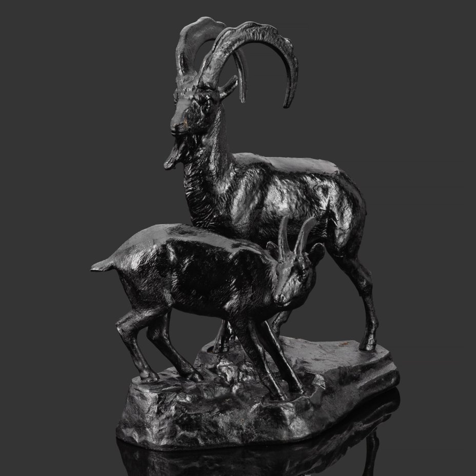 Скульптура "Горные козлы" ("Архары"), автор модели – скульптор Александр Иванович Просвирнин, чугун, крашение, Каслинский чугунолитейный завод (Касли), Российская Федерация, 1991-2000 гг., Каслинский чугунолитейный завод (Касли)