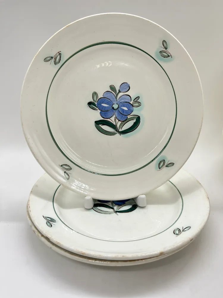 Набор из 3-х тарелок с цветочным декором, фаянс, Конаковский фаянсовый завод им. М.И. Калинина (ЗиК Конаково), СССР, 1962-1974 гг.
