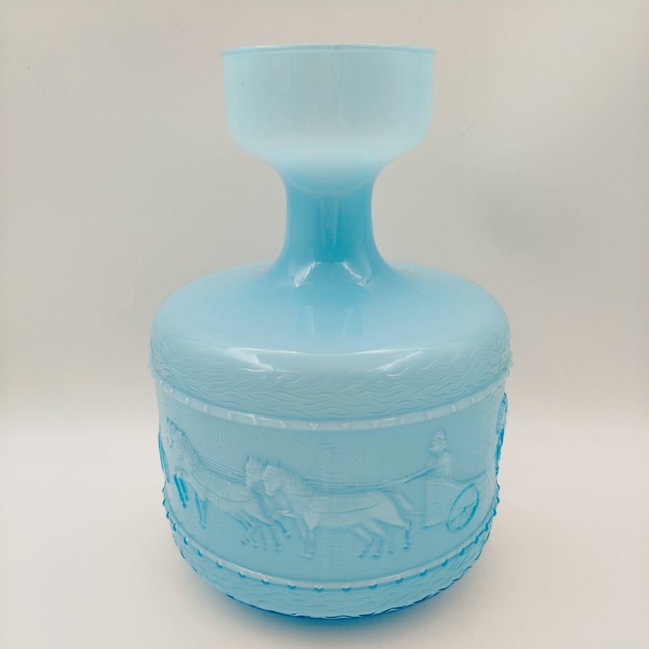Ваза голубого оттенка с рельефным изображением колесницы, (Empoli) Opaline, цветное стекло, Murano, Италия, 1960-1980 гг.