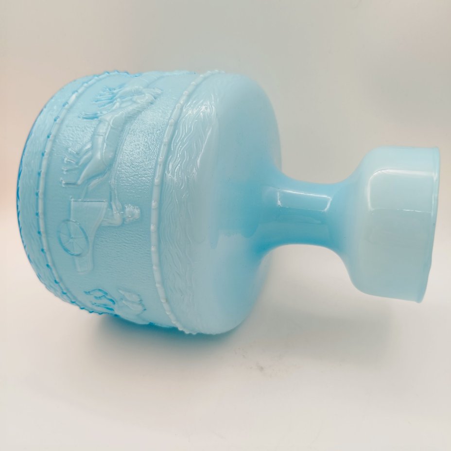 Ваза голубого оттенка с рельефным изображением колесницы, (Empoli) Opaline, цветное стекло, Murano, Италия, 1960-1980 гг.