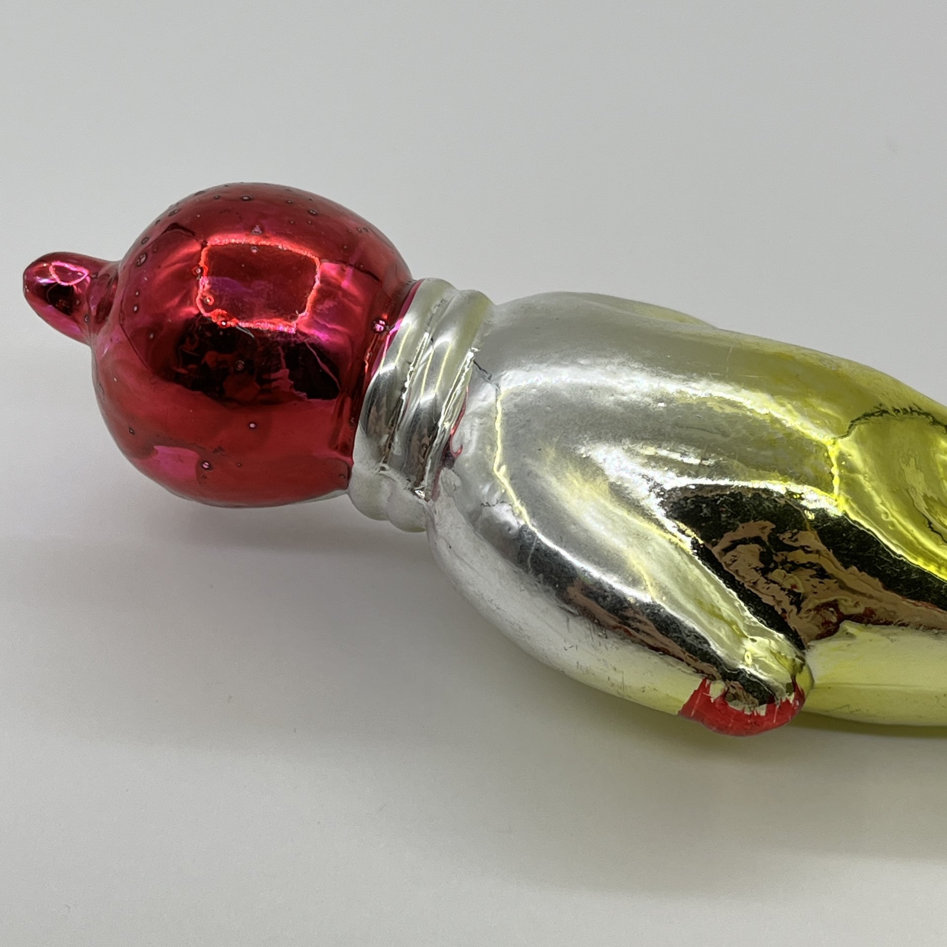 Ёлочная игрушка на прищепке "Космонавт", стекло, краска, металл, СССР, 1960-1980 гг.
