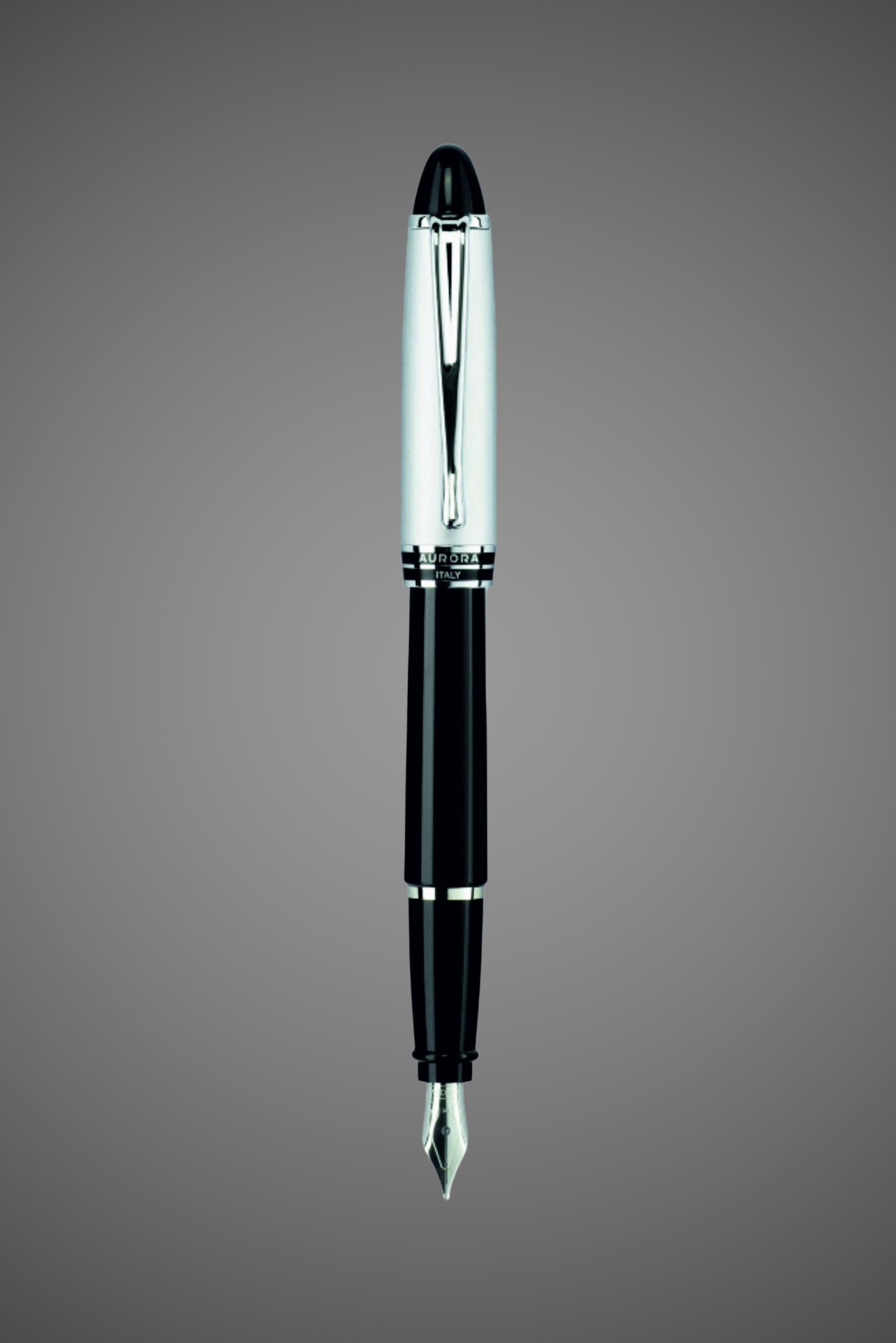 Перьевая ручка Aurora Ipsilon Metal Black Chrome CT, перо - М, в подарочной коробке, Лаки и смолы: лак, смола, хром