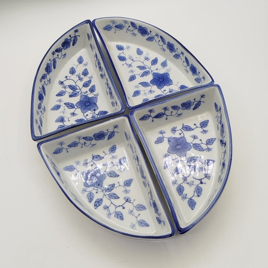 Менажница четырехсекционная с флористическим узором