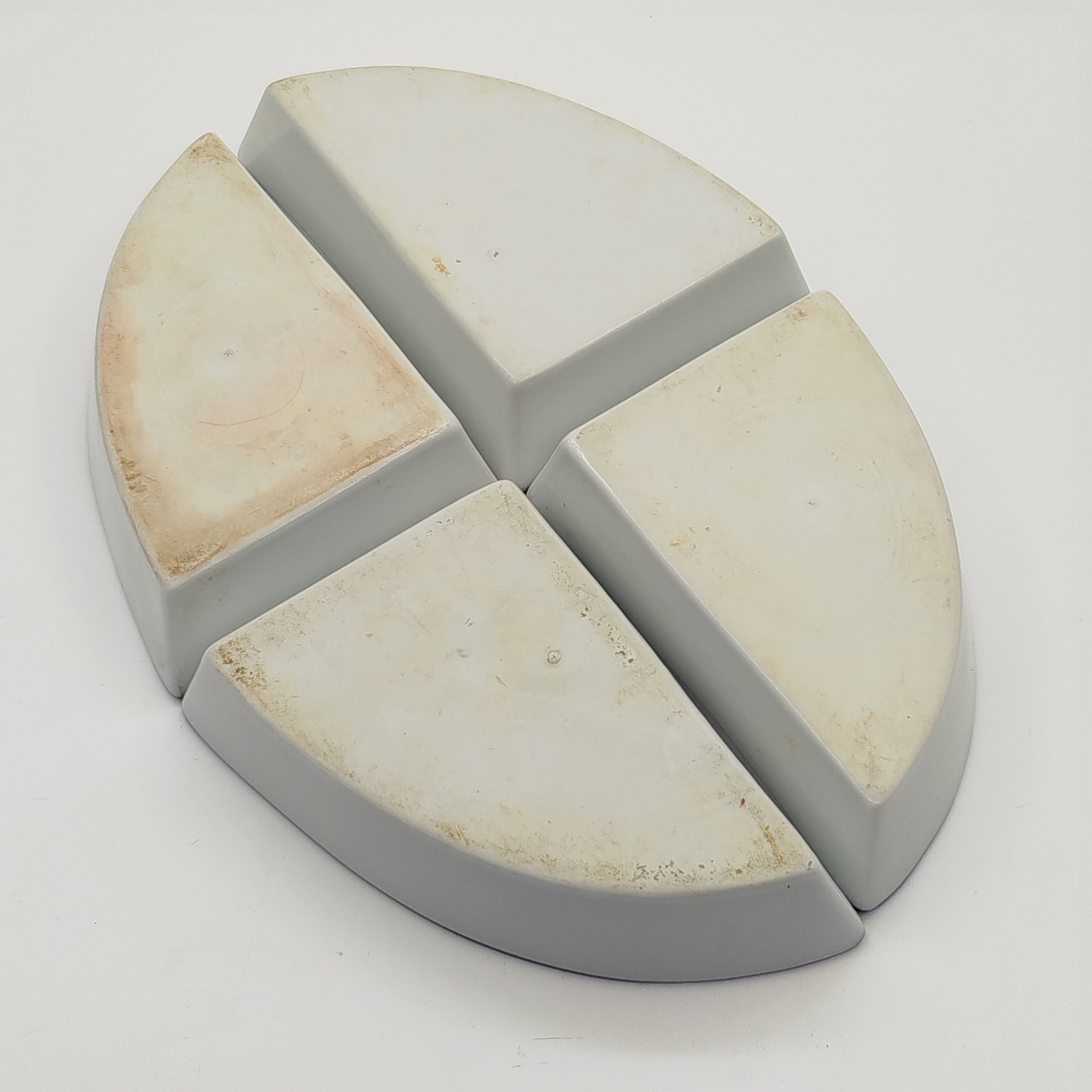 Менажница четырехсекционная с флористическим узором, фарфор, роспись, Восточная Европа, 1970-1990 гг.