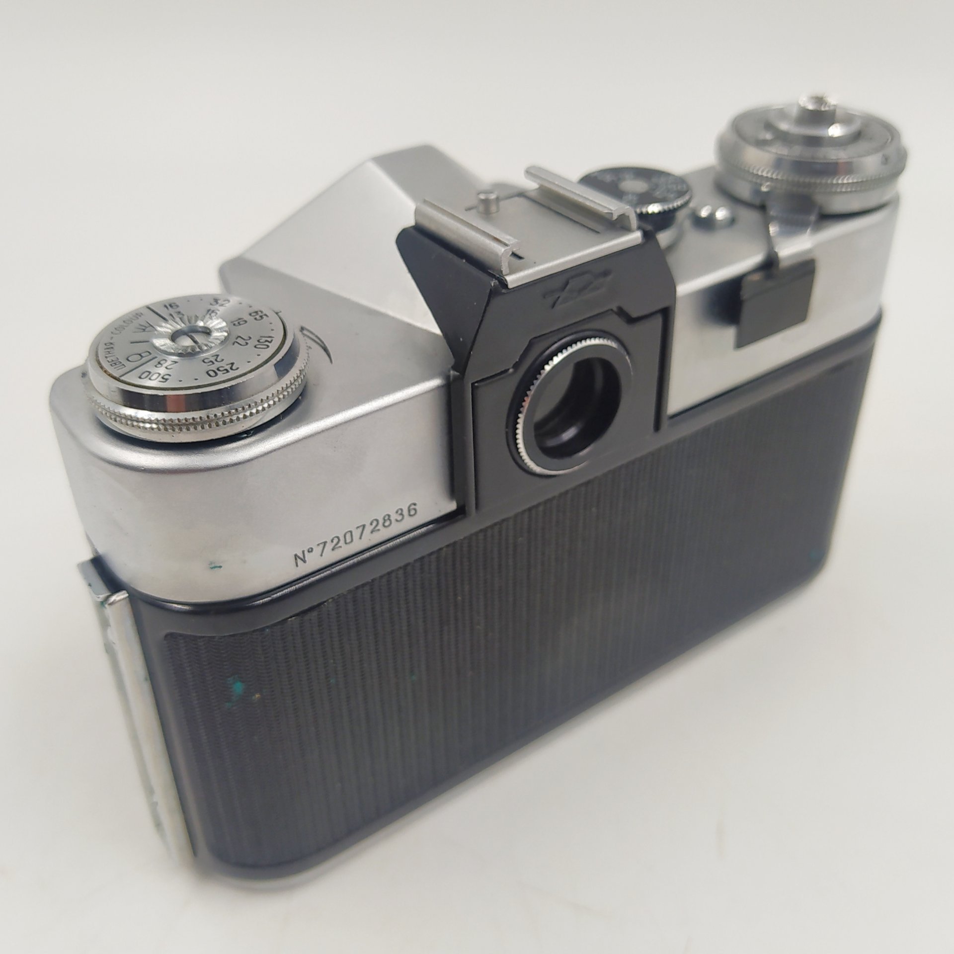 Фотоаппарат "Зенит-В" с объективом "Индустар-50-2" в оригинальном кофре, металл, пластик, кожа, стекло, Красногорский механический завод (КМЗ), СССР, 1972 г.