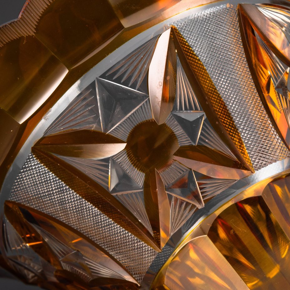 Ваза  с геометрическим декором в стиле Art Deco, хрусталь, нацвет, гранение, Богемия, 1930-1940 гг.