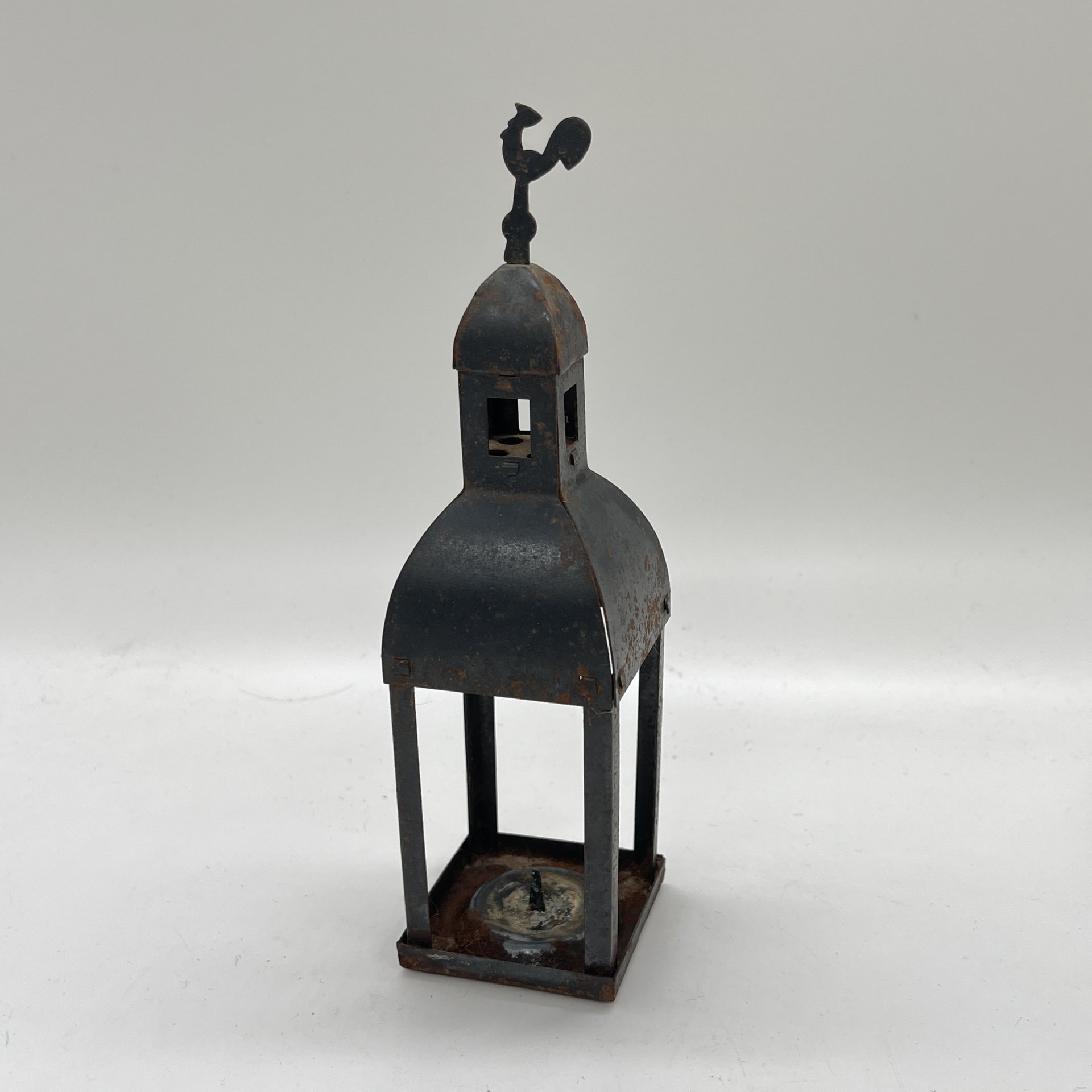 Подсвечник для чайной свечи в виде башни/колокольни с навершием в виде флюгера-петушка, металл, Западная Европа, 1970-1990 гг.