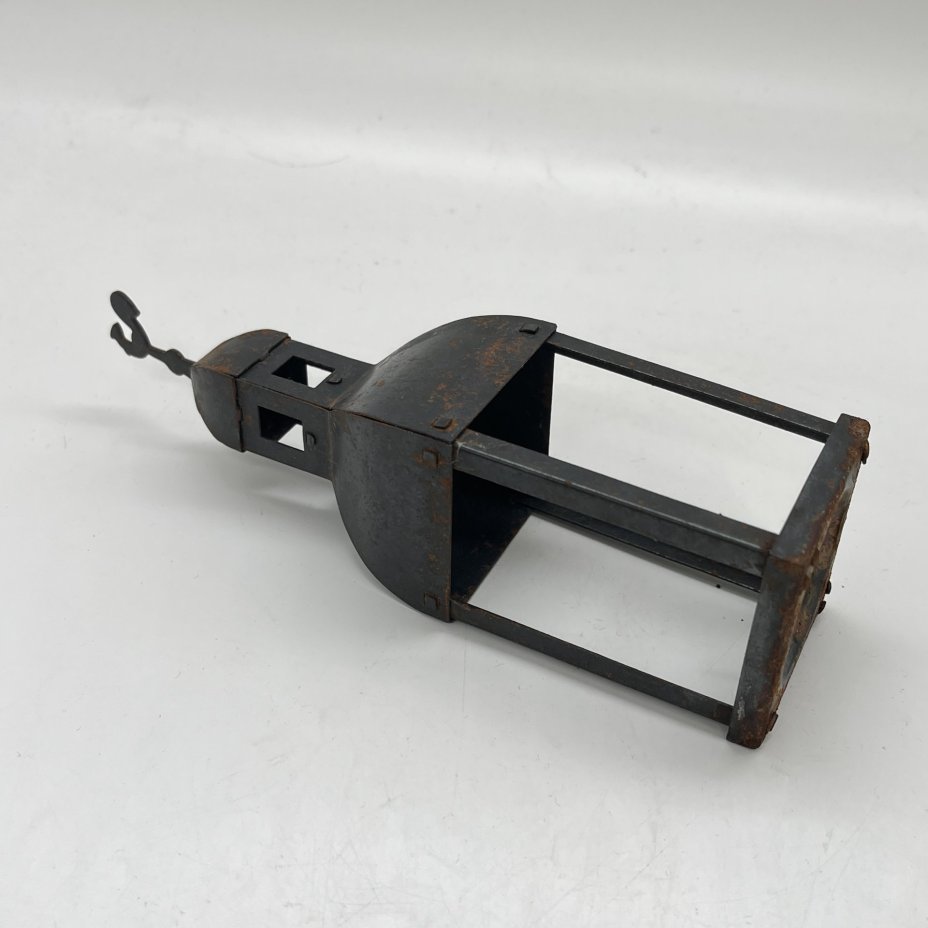 Подсвечник для чайной свечи в виде башни/колокольни с навершием в виде флюгера-петушка