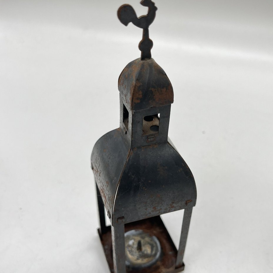 Подсвечник для чайной свечи в виде башни/колокольни с навершием в виде флюгера-петушка