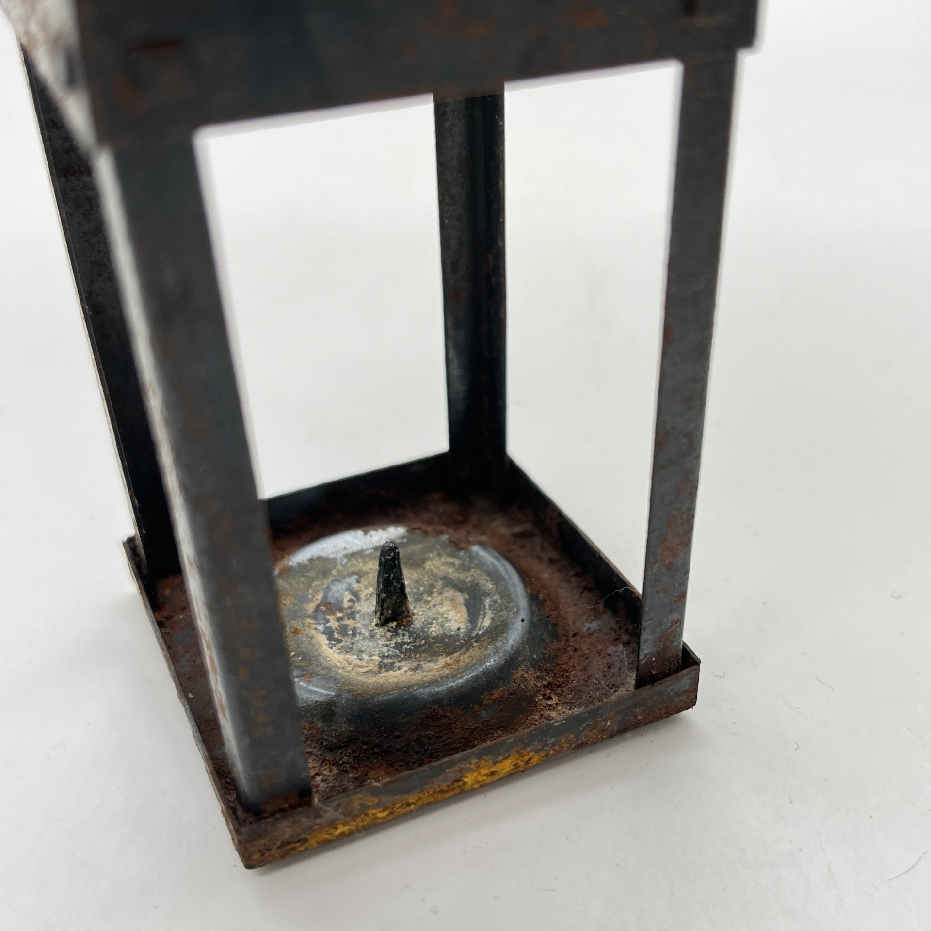 Подсвечник для чайной свечи в виде башни/колокольни с навершием в виде флюгера-петушка, металл, Западная Европа, 1970-1990 гг.